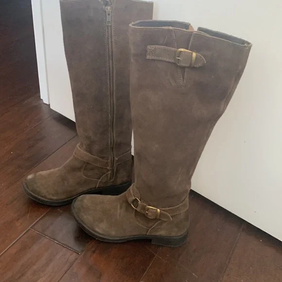 Suede boots - Picture 2 of 5